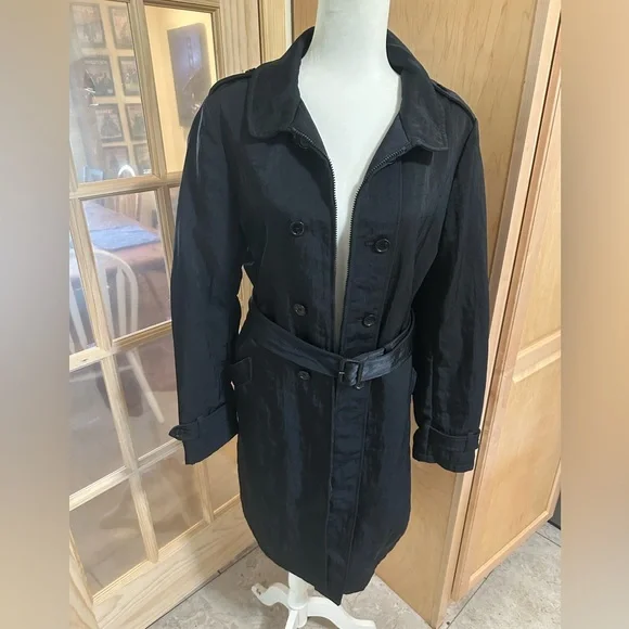 Prada Classic Black Trench Coat - Picture 1 of 12